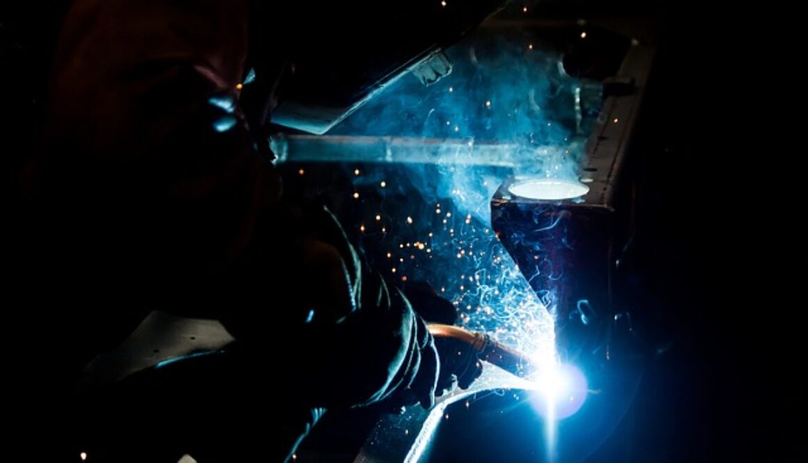 saldatore. un corso di saldatura con diverse tecniche