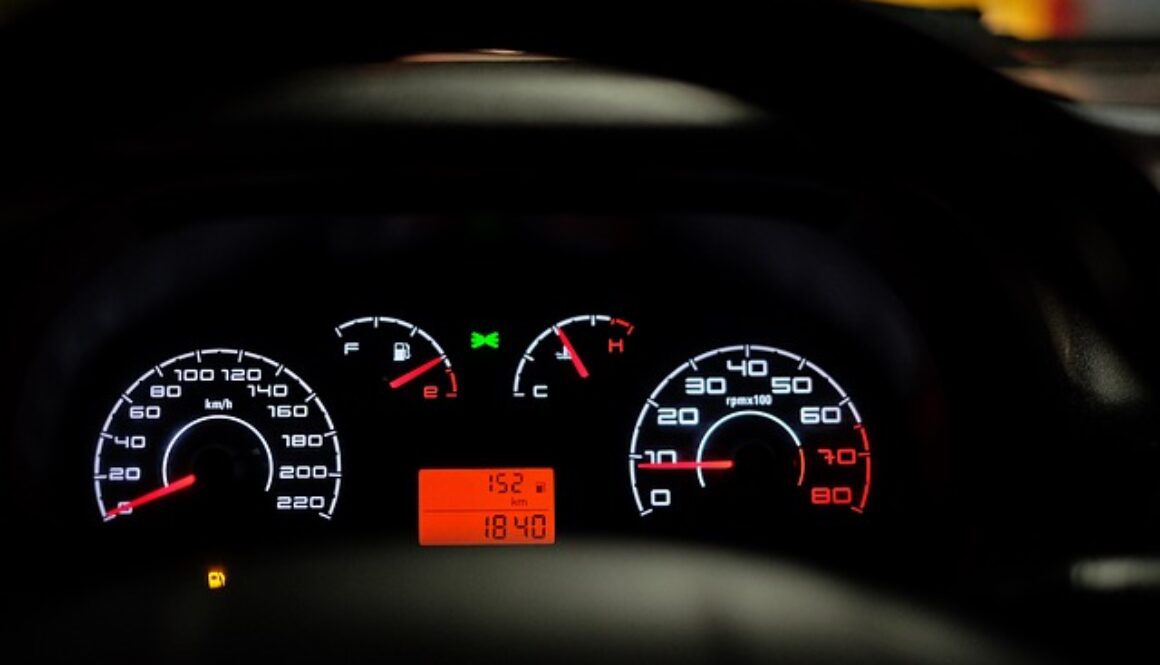 cruscotto. due profili per una concessionaria