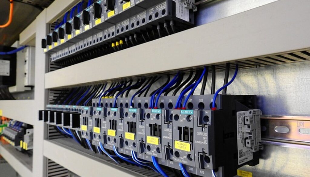 quadro elettrico. Eures cerca elettricisti a Brescia
