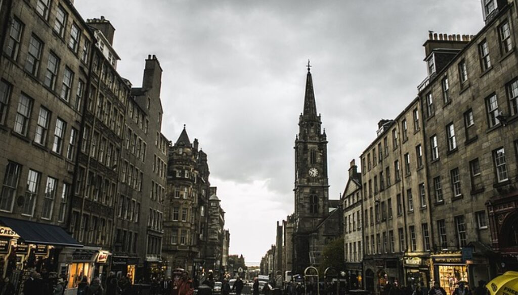 A Edimburgo ogni anno si svolge il Fringe festival