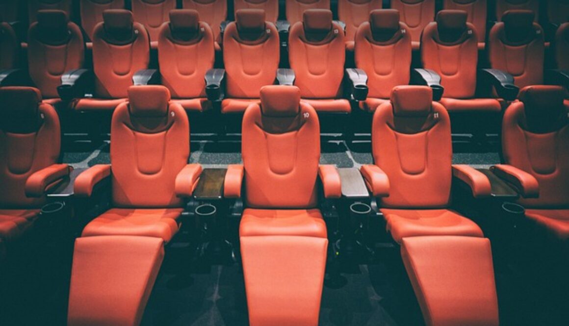 cinema con poltrone chaise-longue. Quando un film racconta il lavoro