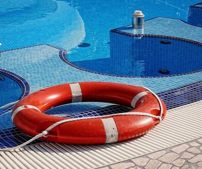 salvagentye in piscina. Come diventare assistente bagnanti piscina
