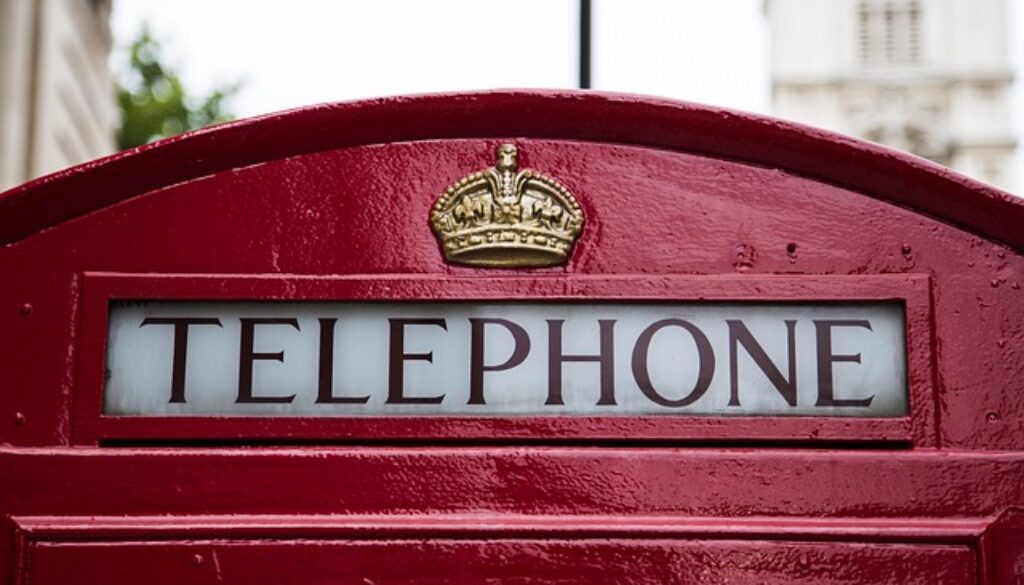 cabina telefonica inglese. Corsi gratuiti di inglese base e intermedio
