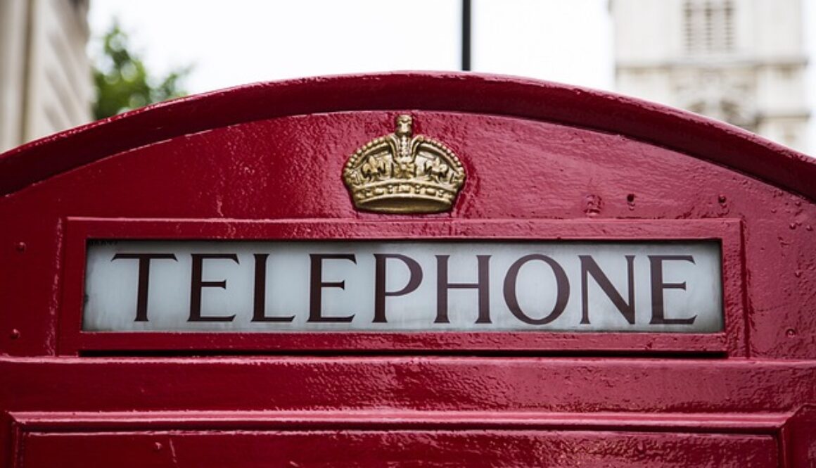 cabina telefonica inglese. Corsi gratuiti di inglese base e intermedio