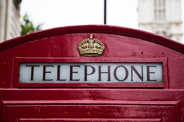 cabina telefonica inglese. Corsi gratuiti di inglese base e intermedio
