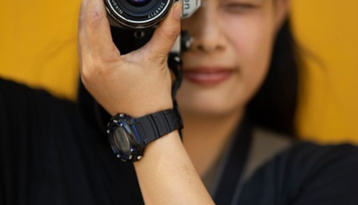 ragazza che fotografa. Partecipa anche tu a beat in challenge