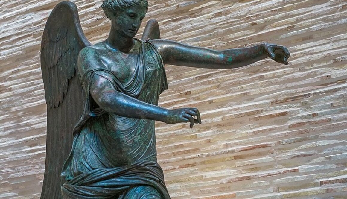 Statua della Vittoria alata. partecipa alla call Vittoria 200