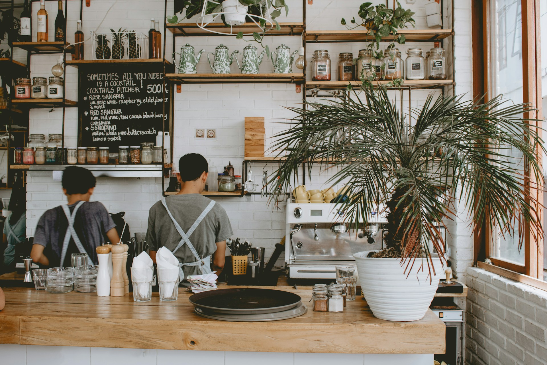cameriere-barista-bar-caffetteria-ristorazione-lavoro