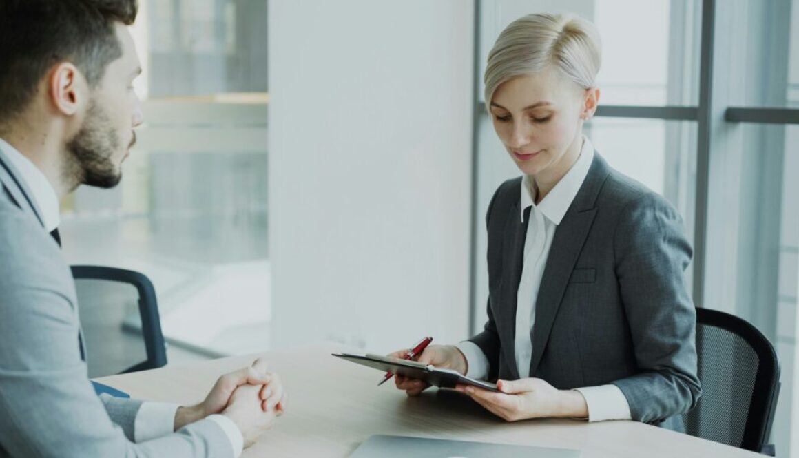 colloquio-lavoro-assunzione-hiring-hire-hr-risorse umane